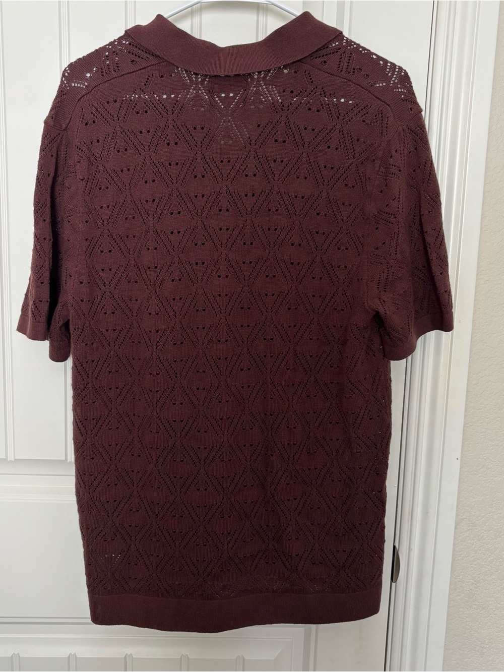 Abercrombie & Fitch Men's Short-Sleeve Open-Knit Polo in Deep Wine - Picture 2 of 7